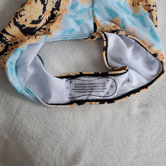 Open back retro print swimsuit - Picture 10 of 10